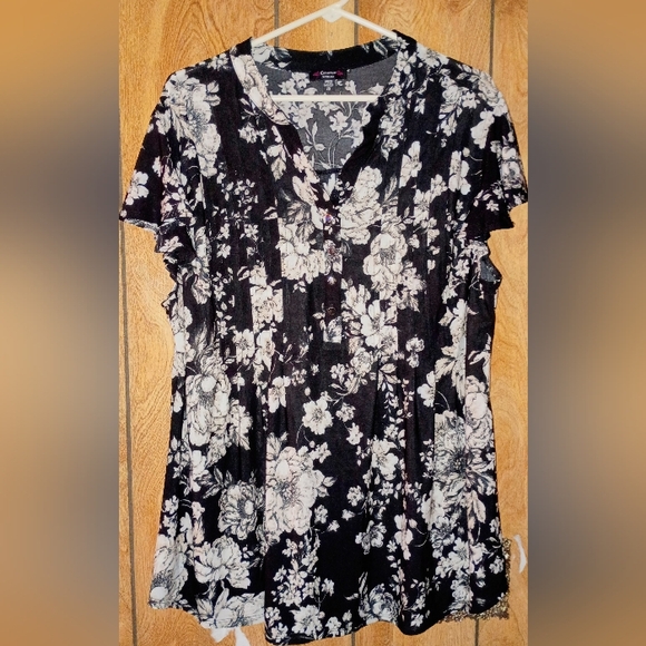 Cocomo Black and Cream Floral Blouse - Picture 1 of 3